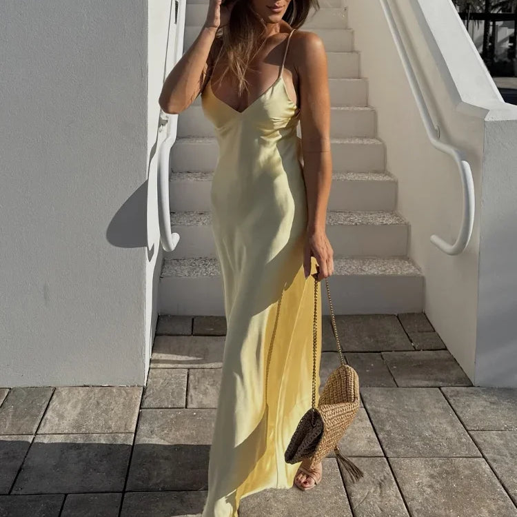 Abito lungo Kirra in satin senza schiena