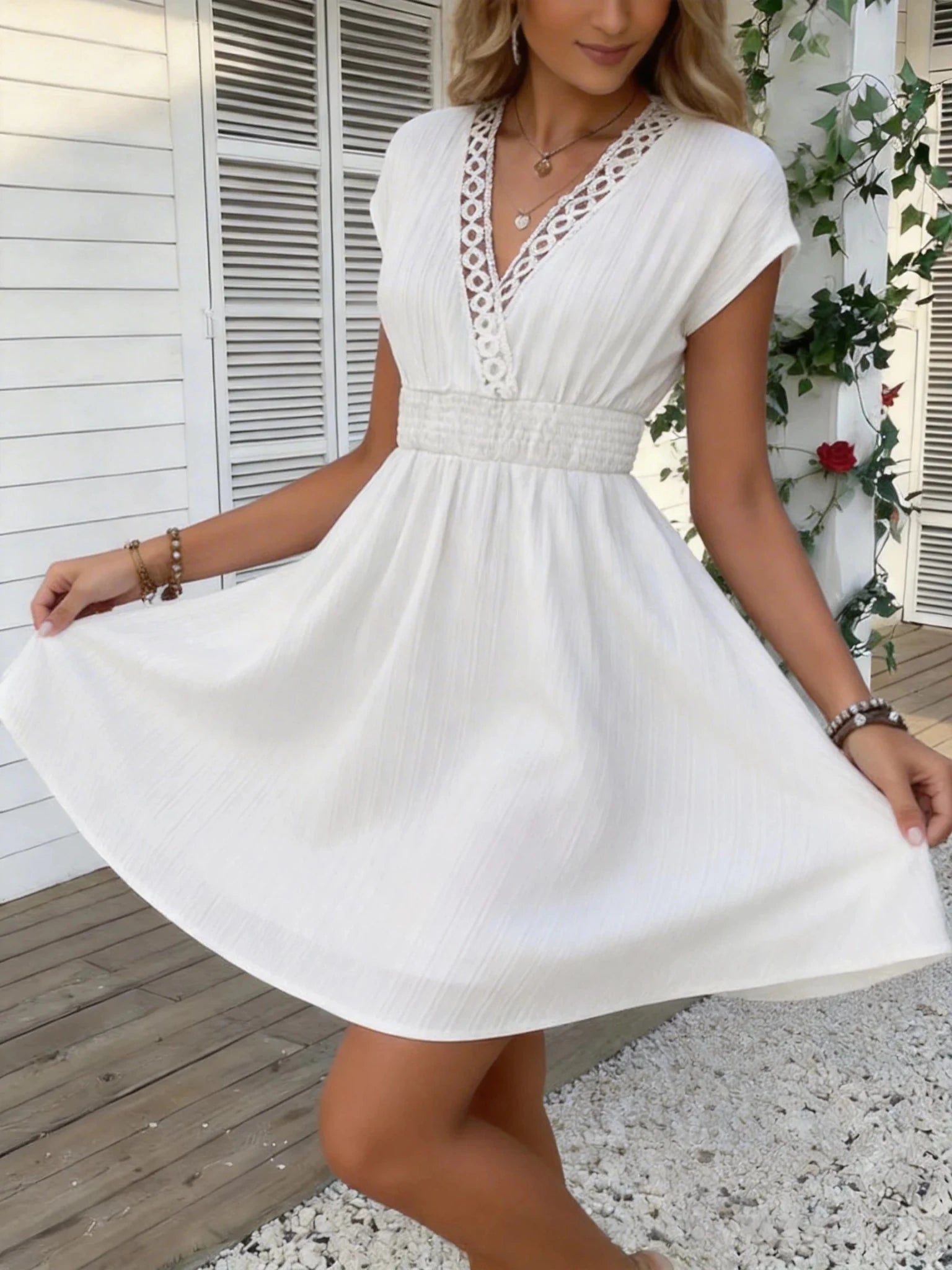 SOERA Ilaria French Lace V-Neck Fitted Dress - Dresses - S