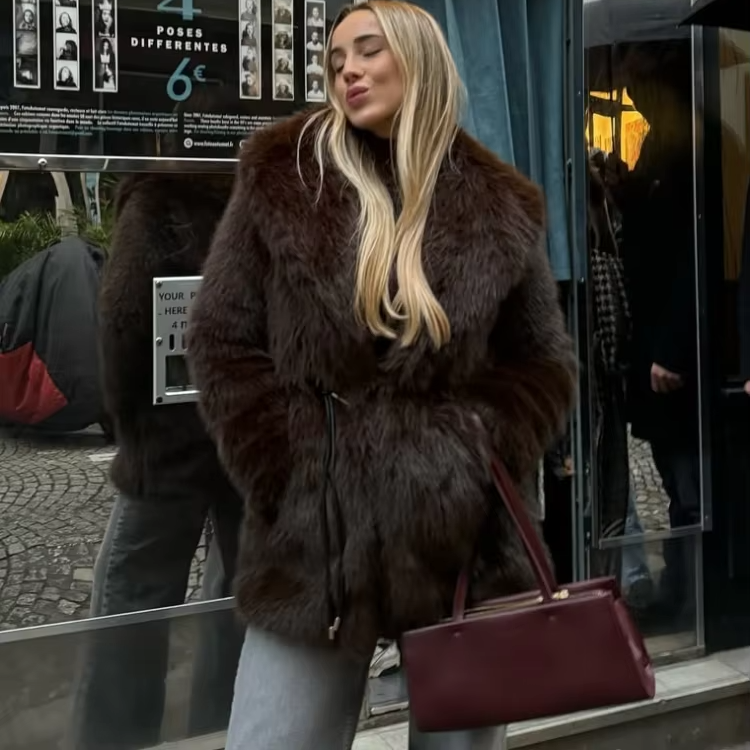 Cappotto Faith in ecopelliccia con cintura