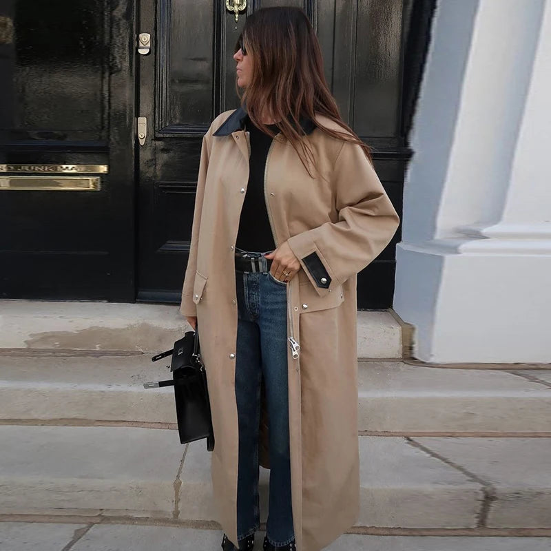 Trenchcoat Lara con dettagli neri