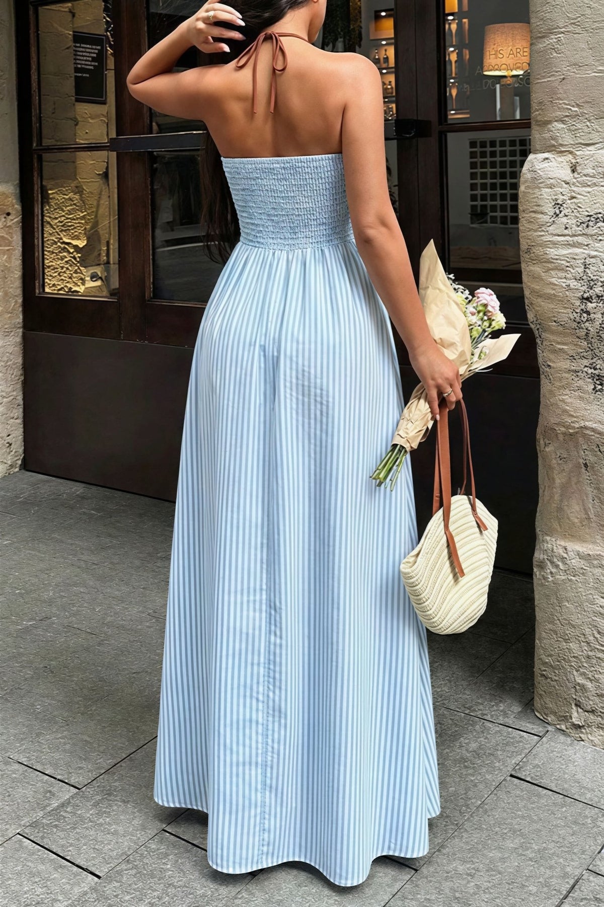 Sevilla Gestreiftes Maxi-Kleid mit tiefem V-Ausschnitt