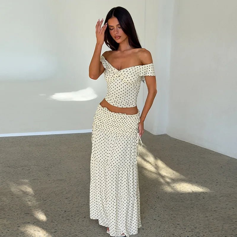 Maisie Off-Shoulder Crop Top und Rock Set
